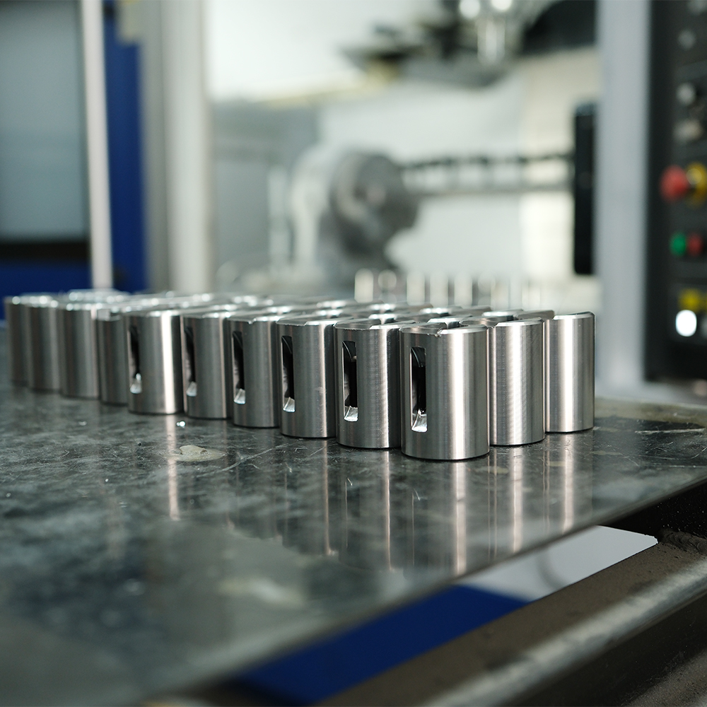 Elektrikli Araçlar İçin Yenilikçi Otomotiv Yedek Parça Üretimi ve 5 Eksenli Fason CNC Çözümleri 